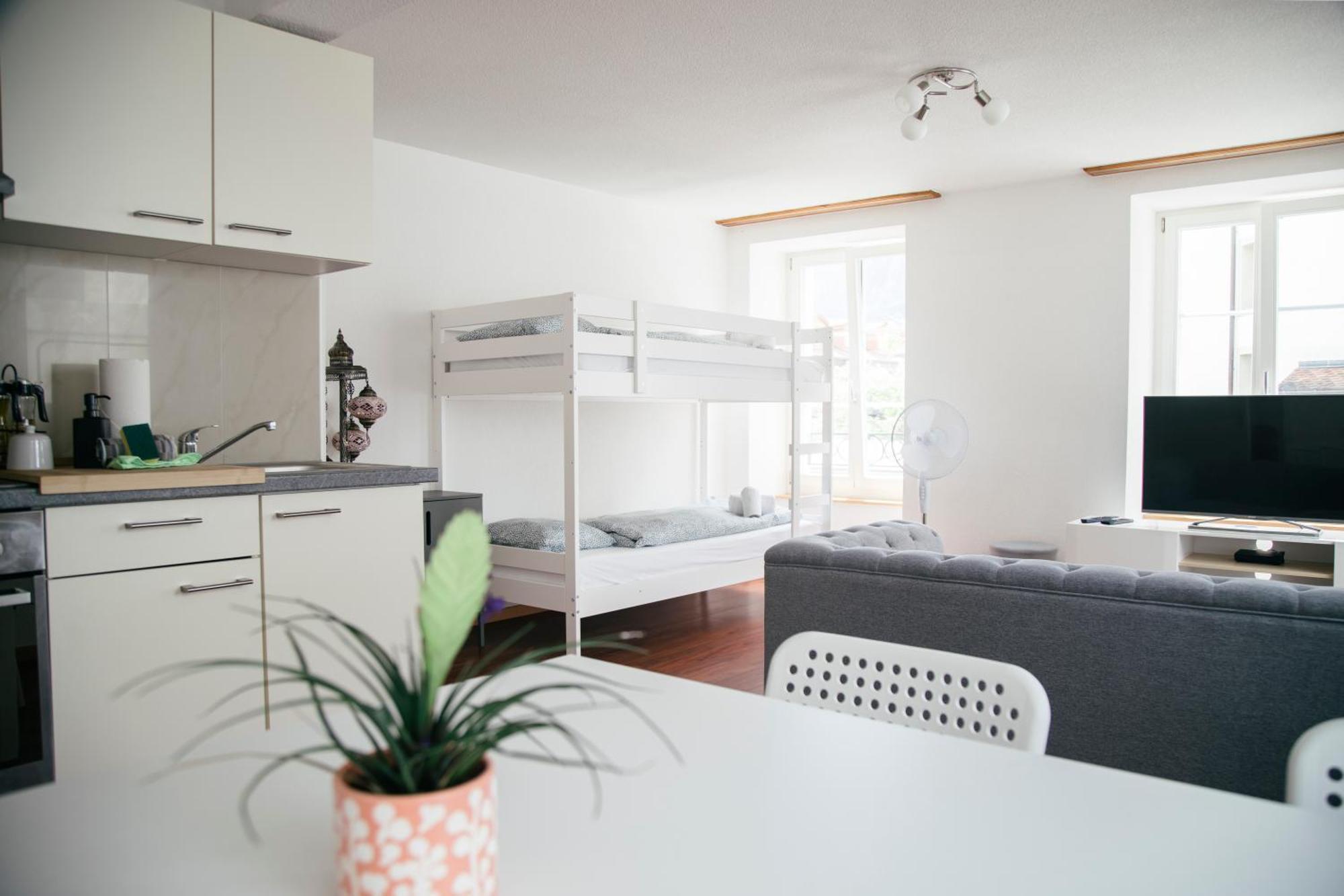 Nimbuzzz Apartments Unterseen Extérieur photo