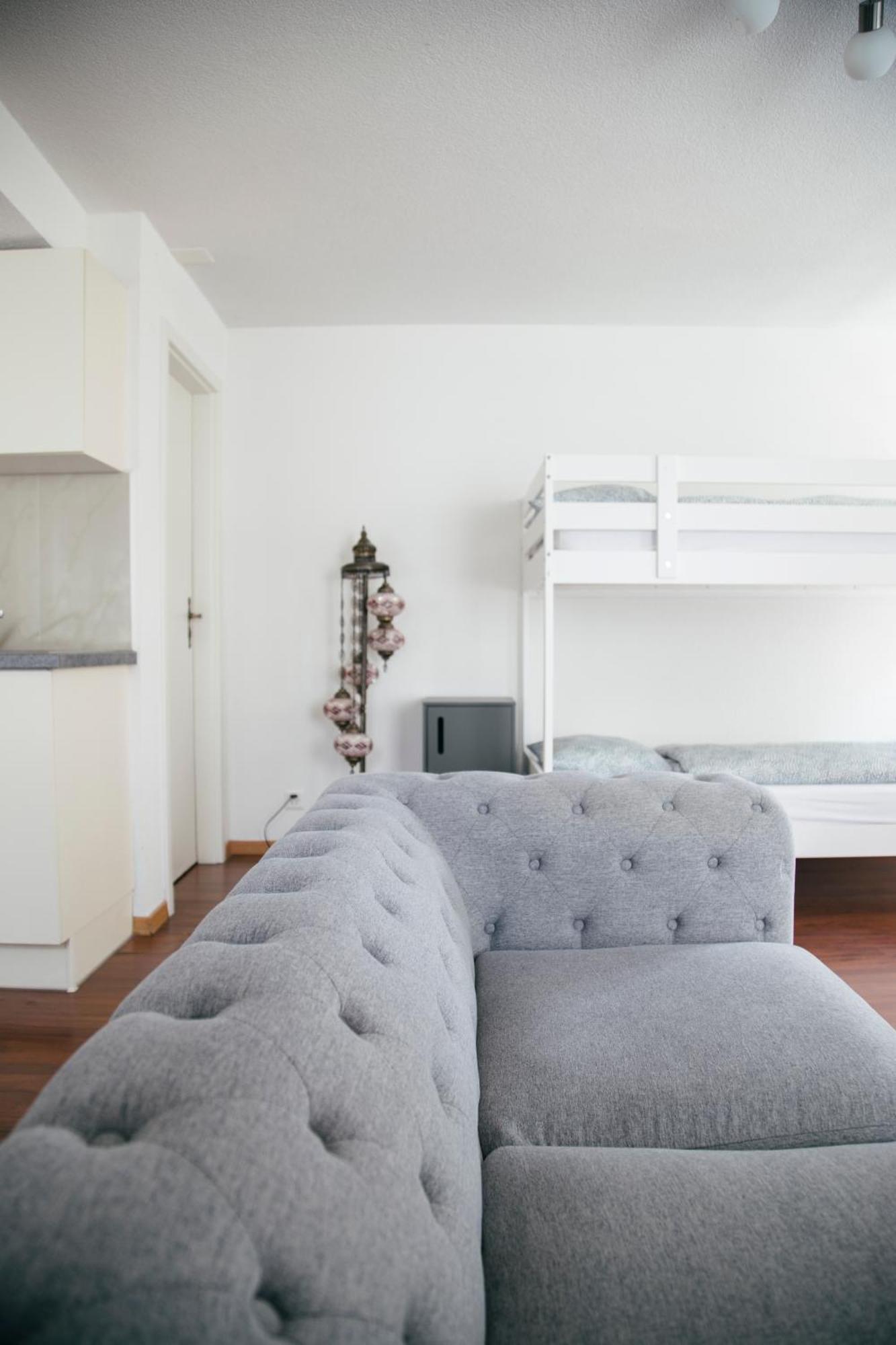 Nimbuzzz Apartments Unterseen Chambre photo