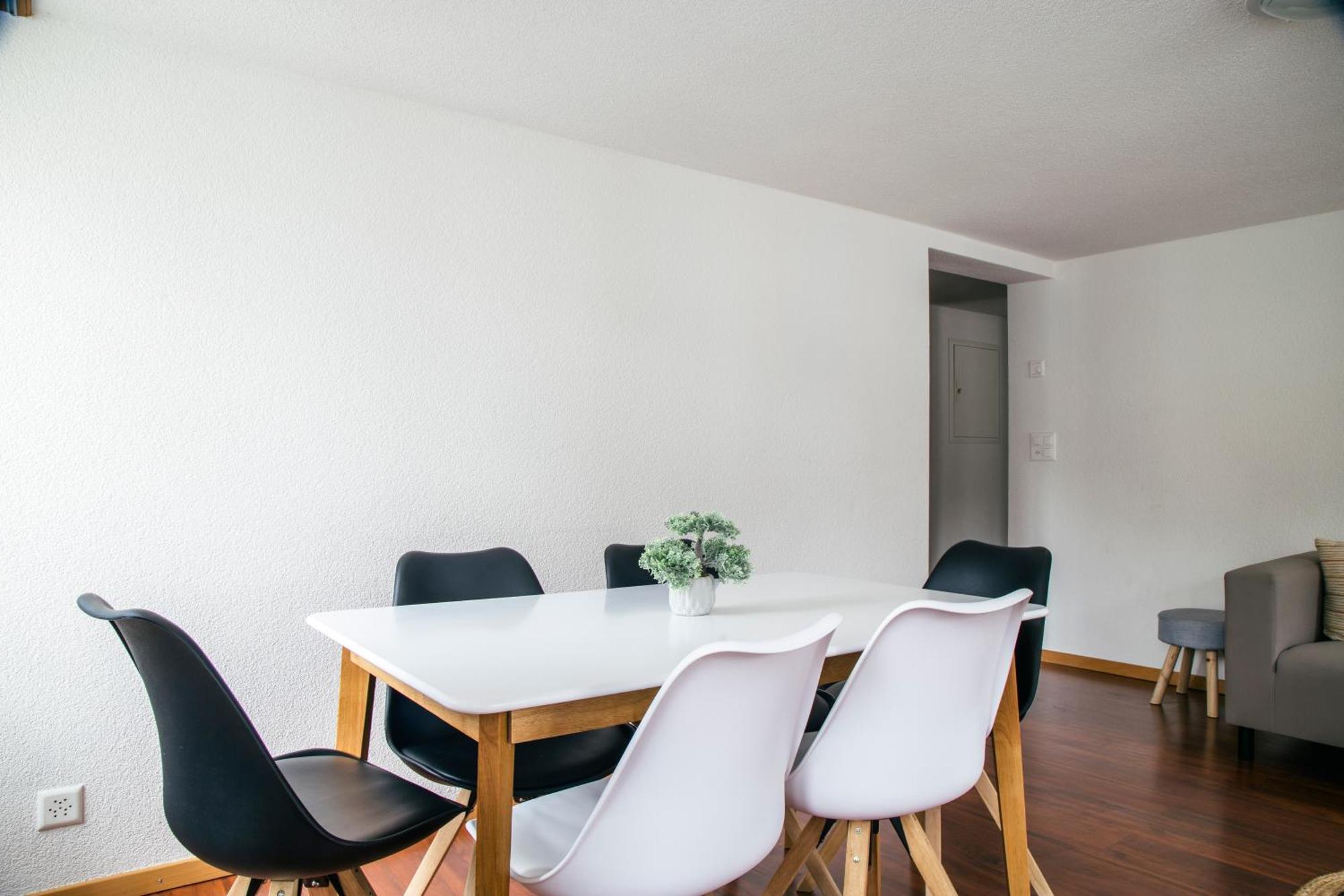 Nimbuzzz Apartments Unterseen Chambre photo