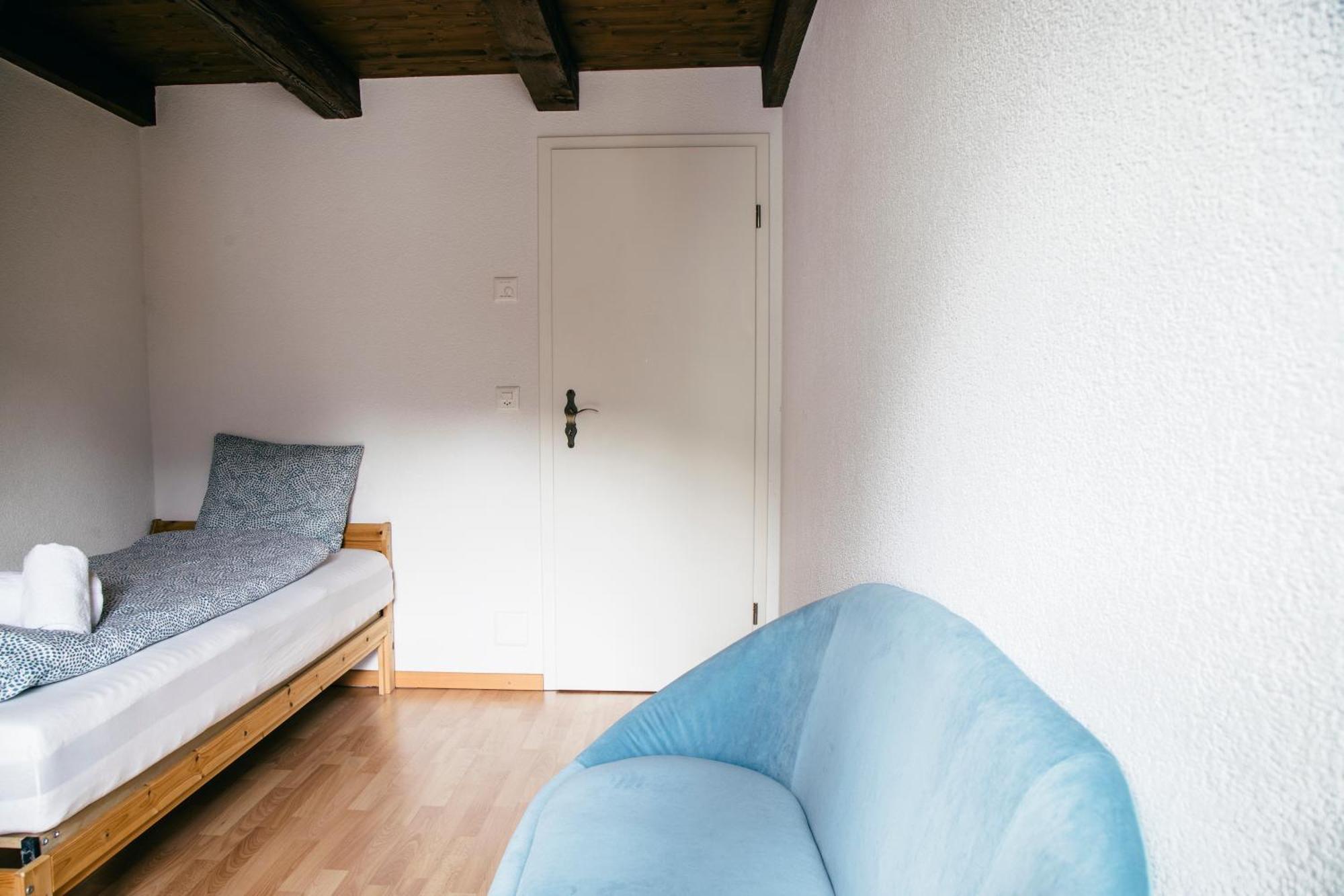 Nimbuzzz Apartments Unterseen Chambre photo